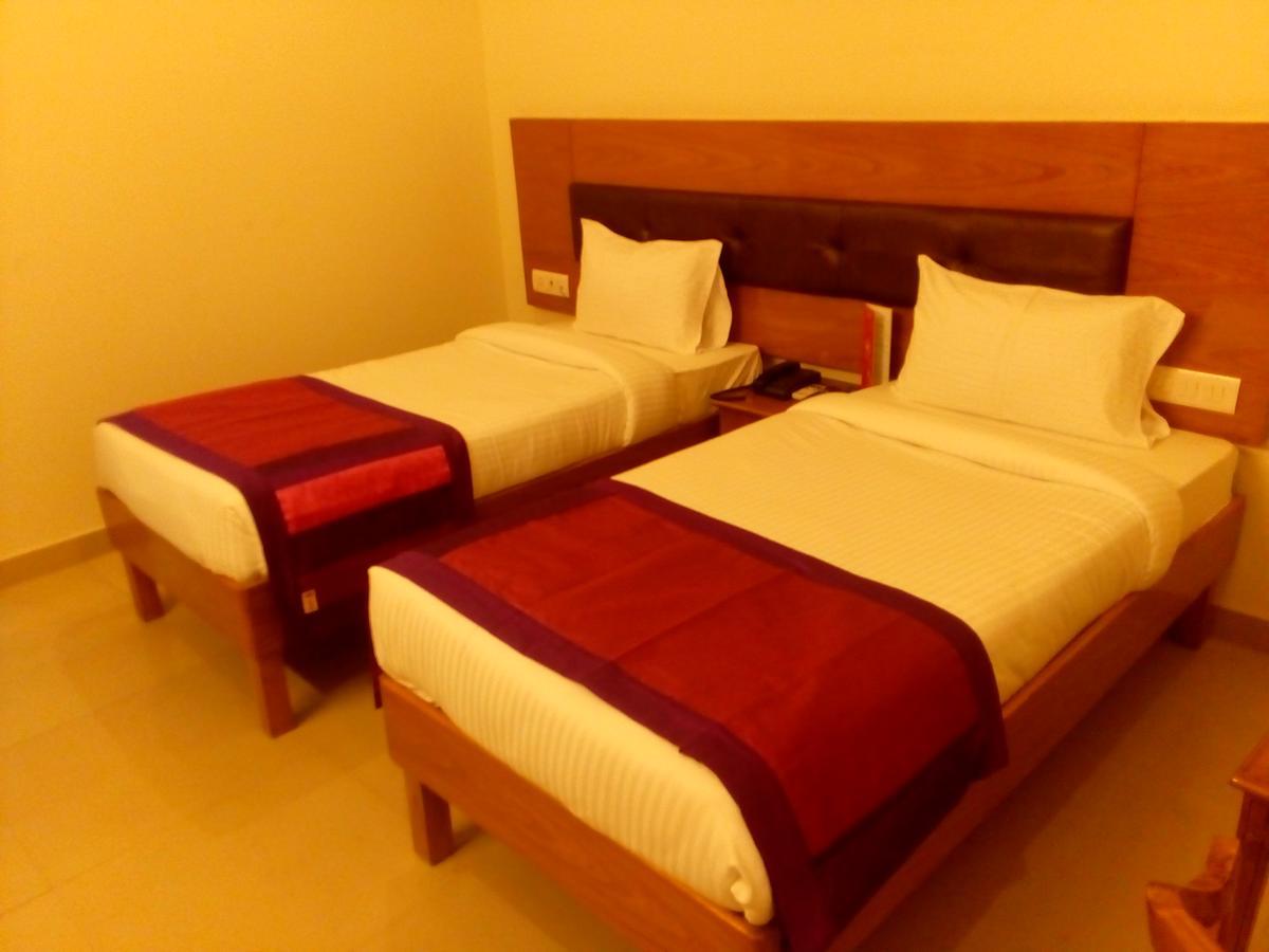 Red Carpet Hotels Noida Exteriör bild