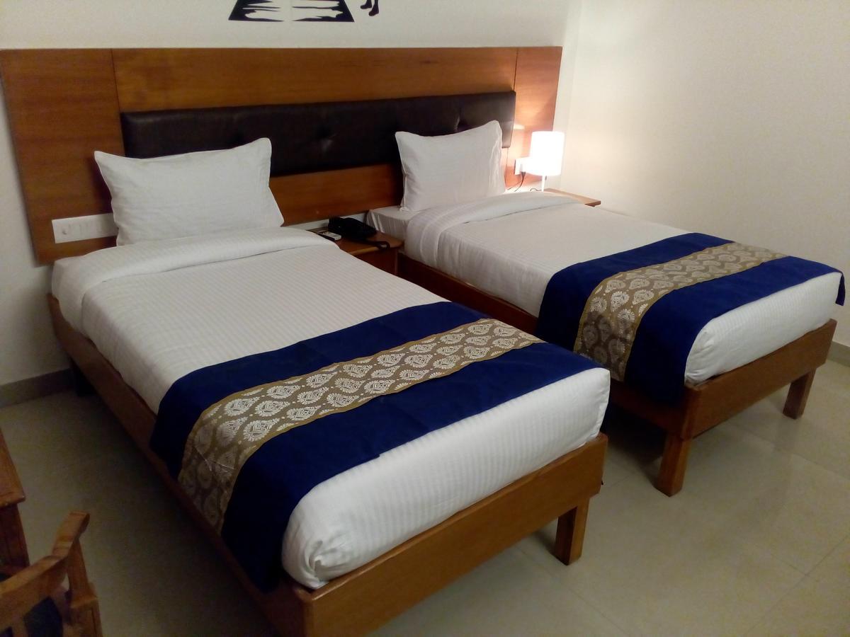 Red Carpet Hotels Noida Exteriör bild